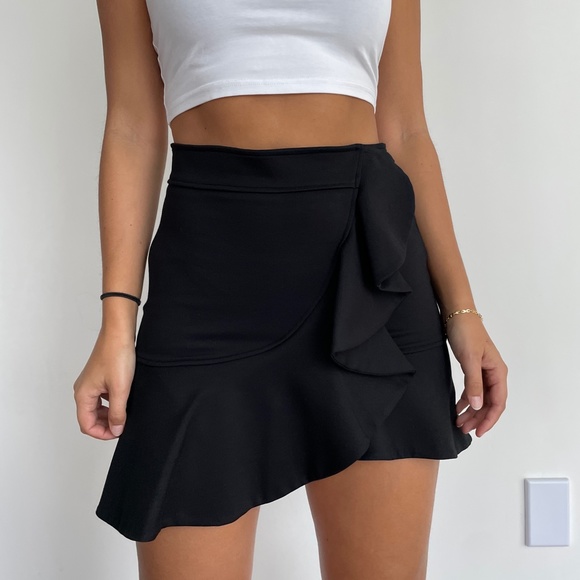 Balenciaga Dresses & Skirts - Balenciaga black flounce mini skirt